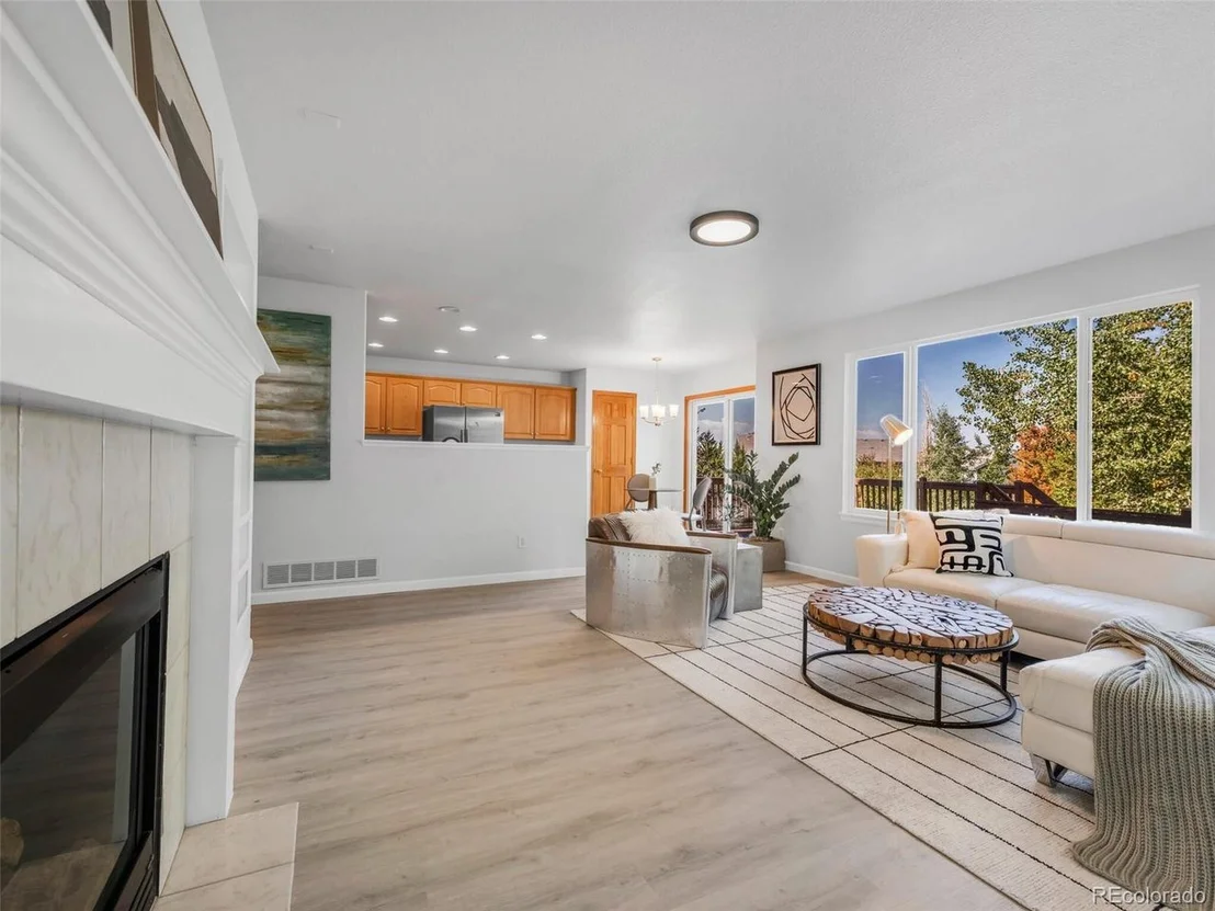 Photo of 903 Grays Peak Dr