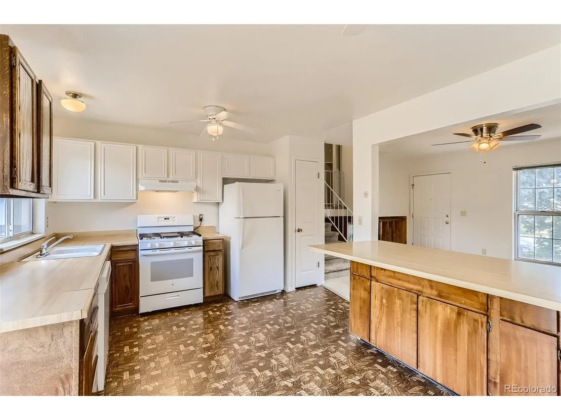 Photo of 216 Summit Cir