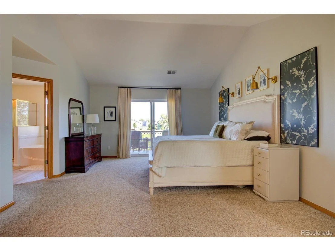 Photo of 646 Clarendon Dr