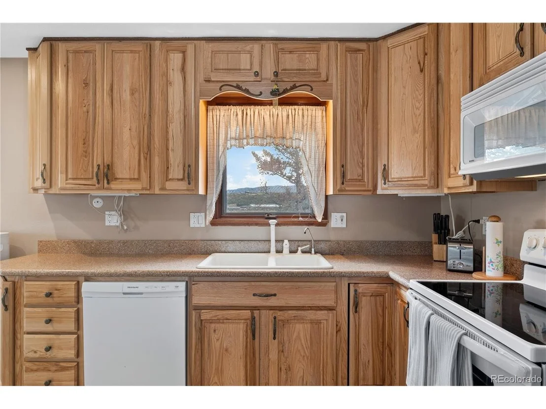 Photo of 886 Coronado Dr