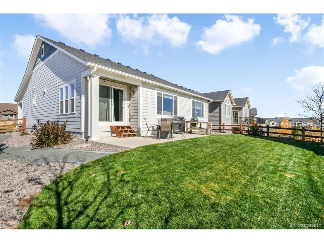 Photo of 2583 Lakes Edge Dr