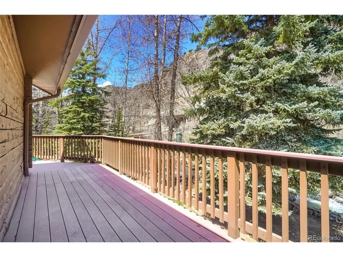 Photo of 123 Silver Lakes Dr