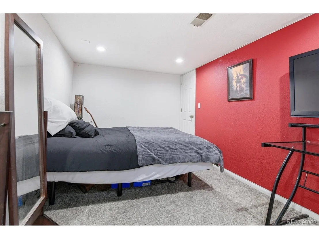 Photo of 450 N 9th Pl
