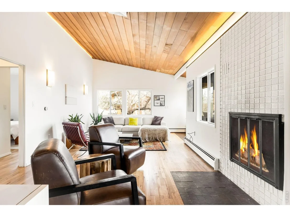 Photo of 300 Forest Ave