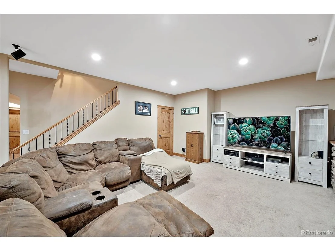 Photo of 855 Gregory Cir