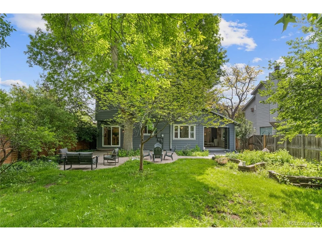 Photo of 2201 Juniper Ct