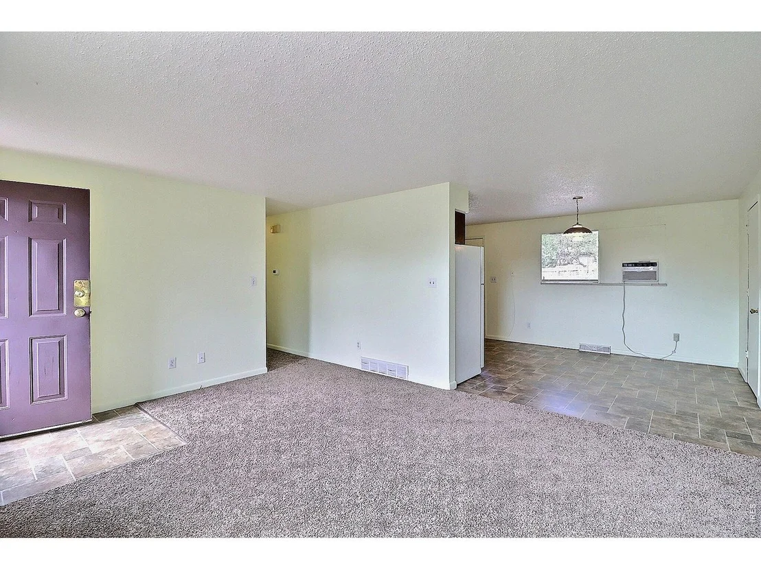 Photo of 3011 Lakeside Dr
