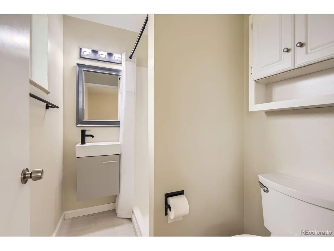 Photo of 5150 W Colgate Pl