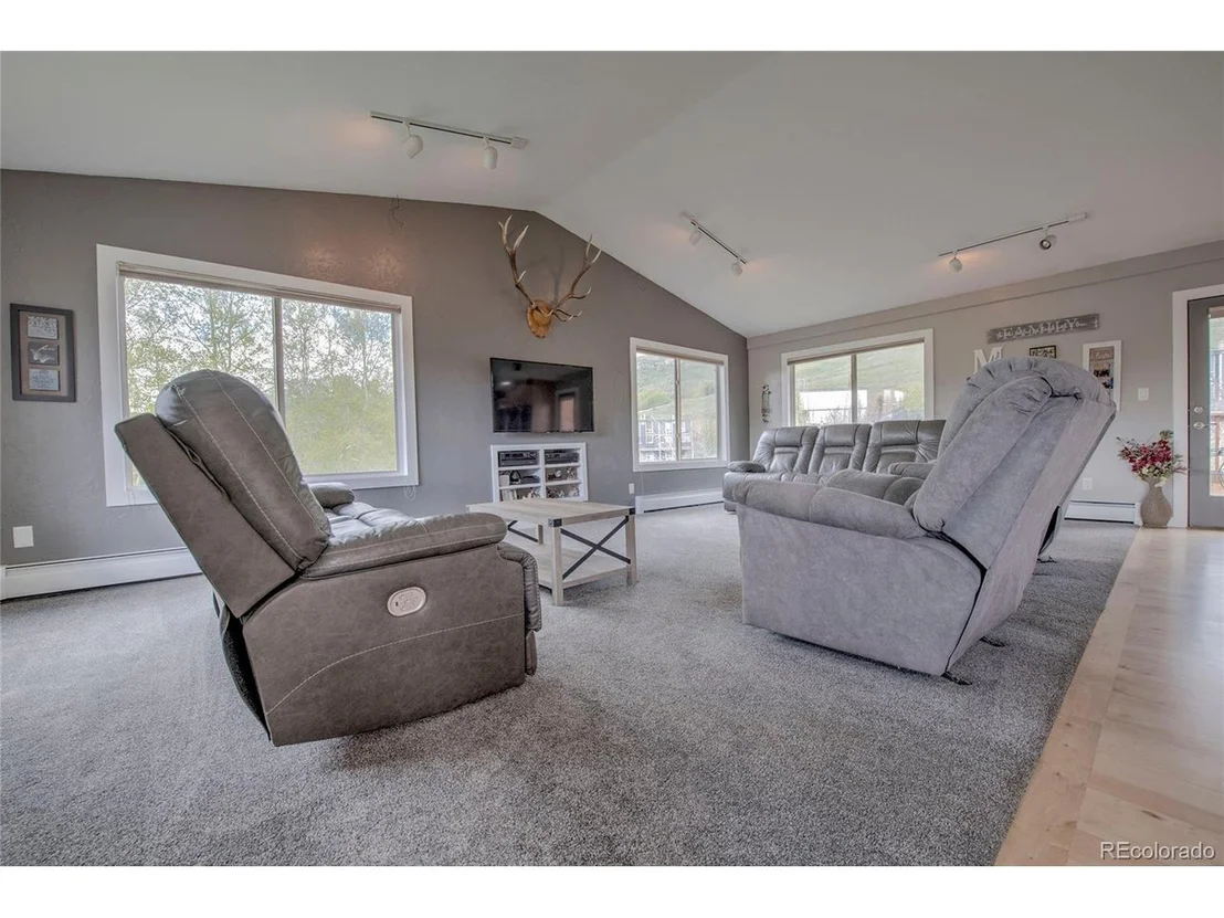 Photo of 231 Alpine Rd