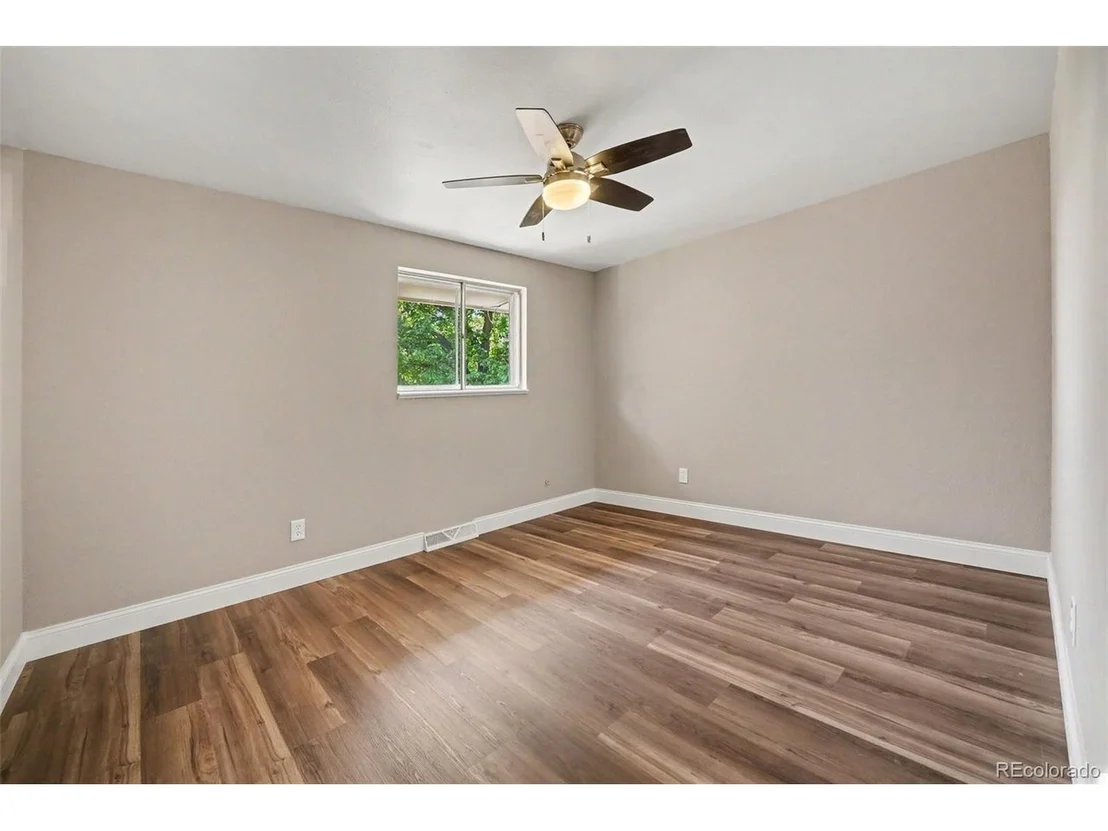 Photo of 400 Leo Ln