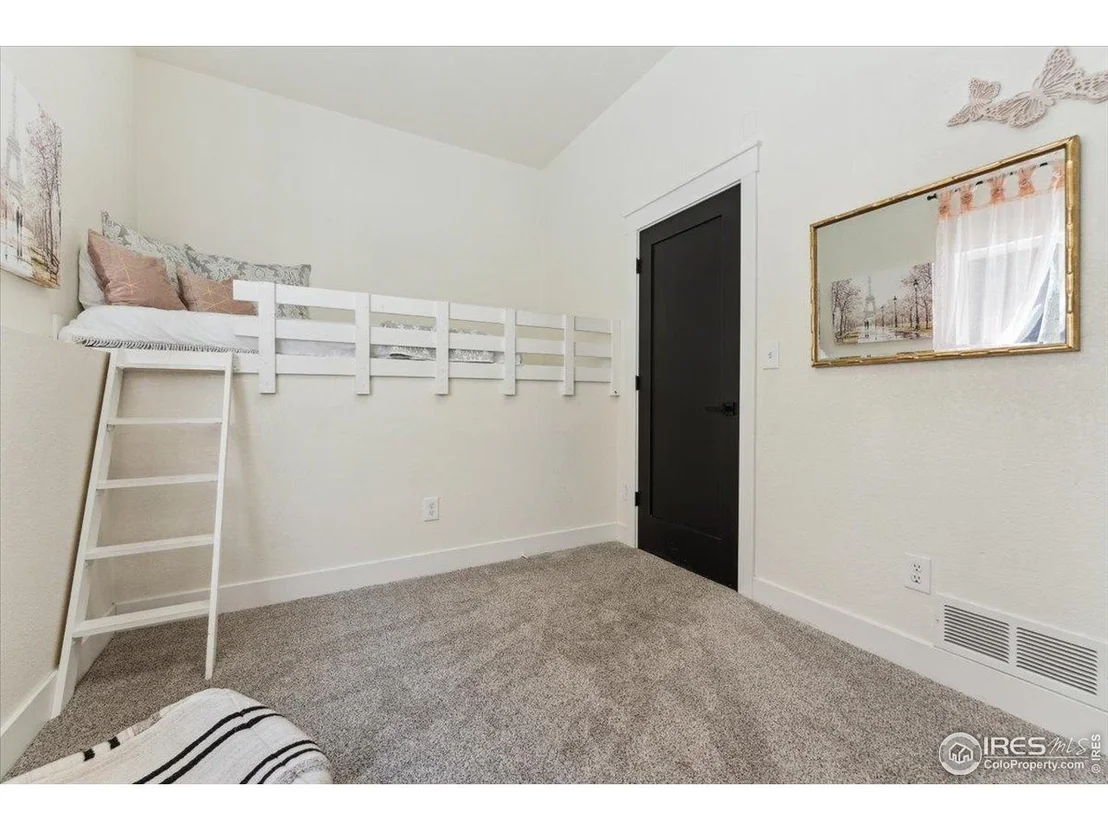 Photo of 824 Aztec Dr