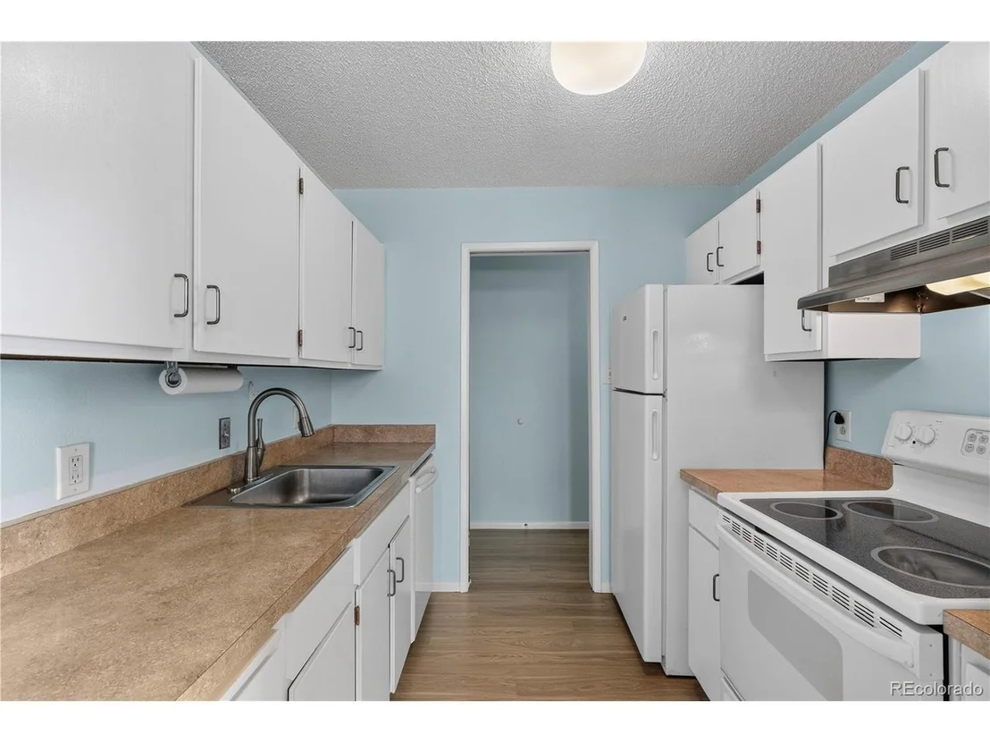Photo of Unit 404 at 850 20th St