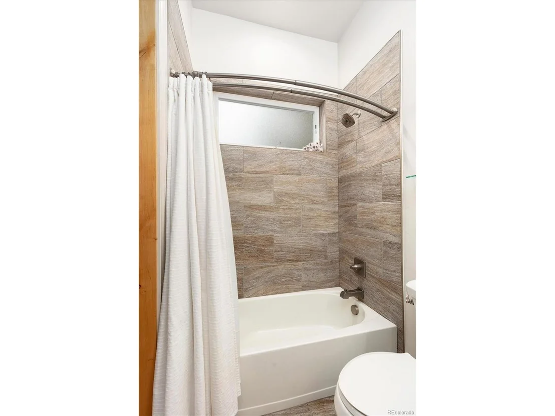 Photo of 7670 Meadowlark Ln