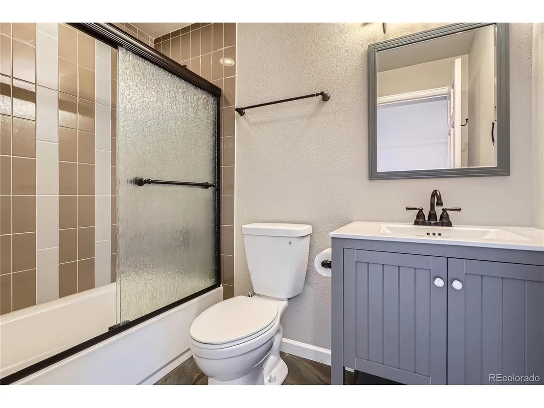 Photo of 6685 Chalet Cir