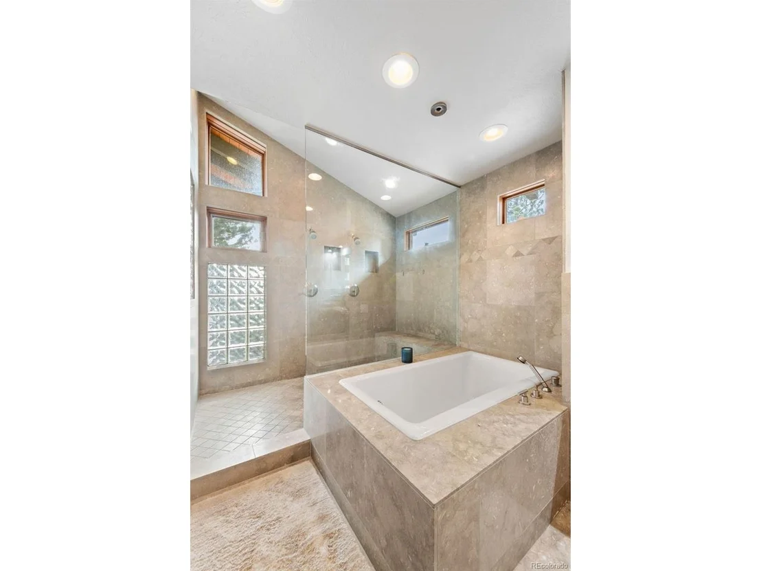 Photo of 2736 Hiwan Dr