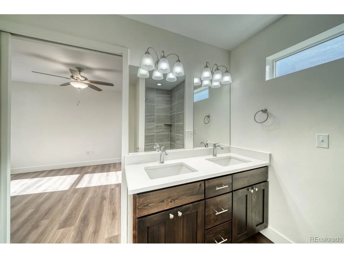 Photo of 10802 Willow Ave