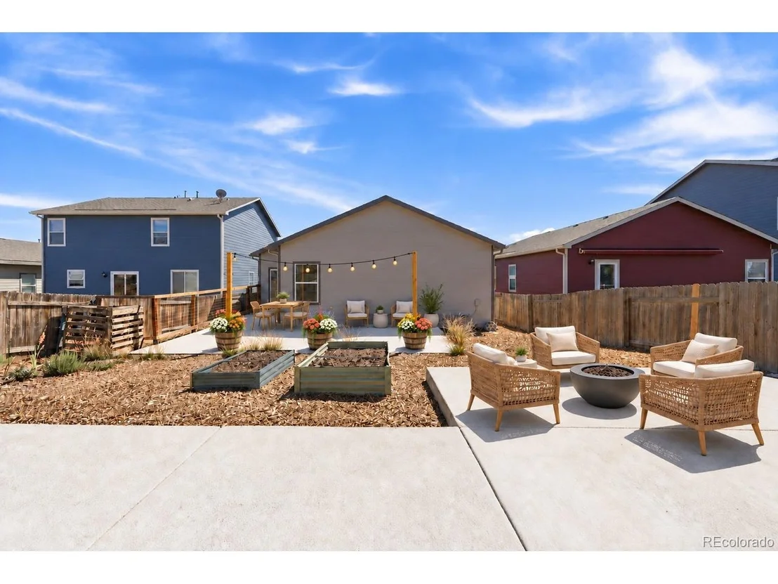 Photo of 389 Maple St