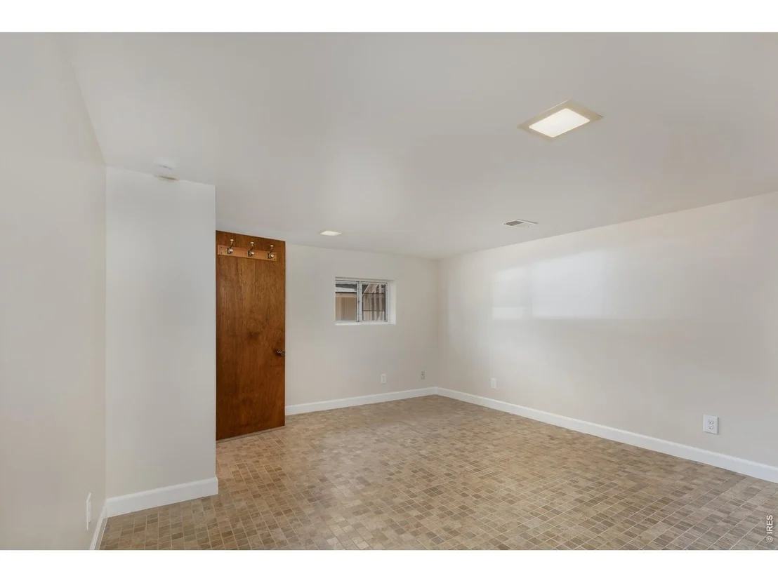 Photo of 465 Deer Ln
