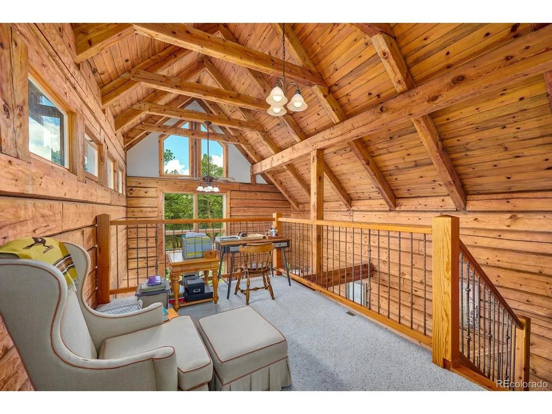 Photo of 2847 Ridge