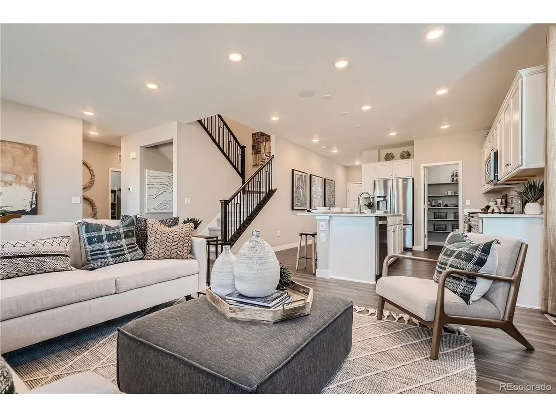 Photo of 4997 Thistle Dr