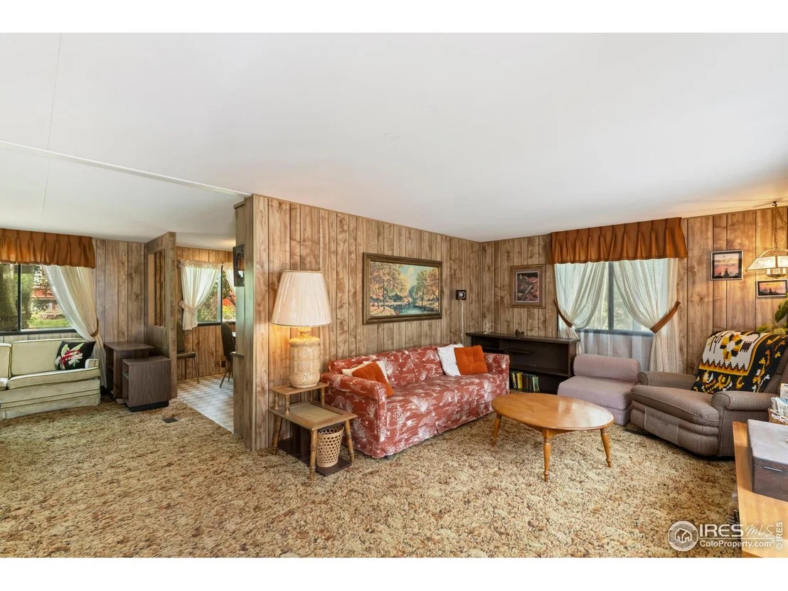 Photo of 277 Riverside Dr