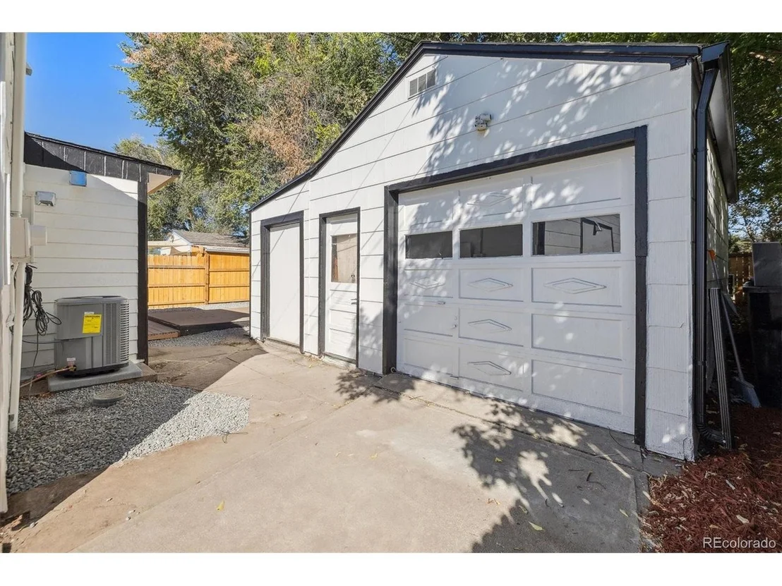 Photo of 6875 Reno Dr