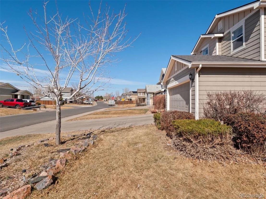 Photo of 896 Willow Dr