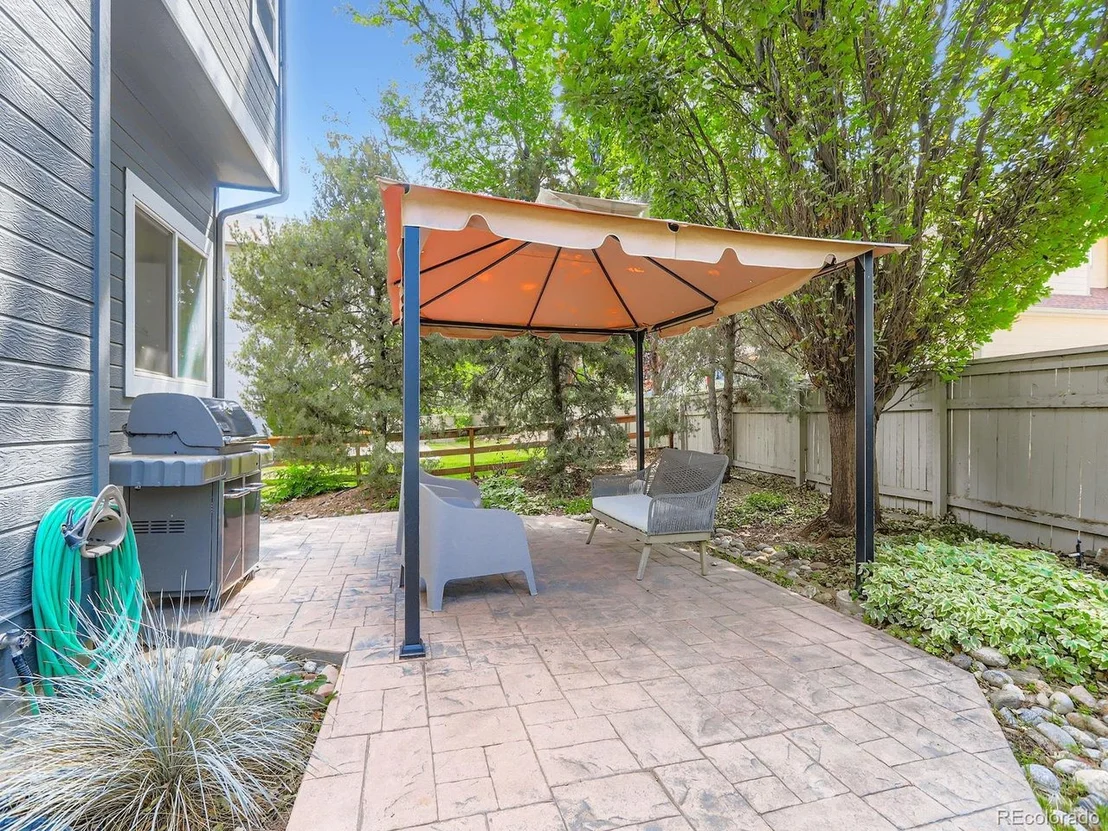 Photo of 4033 Hawthorne Cir