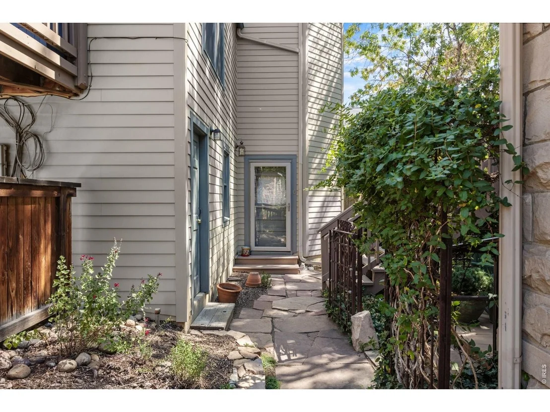 Photo of Unit 6 at 1709 Pine St
