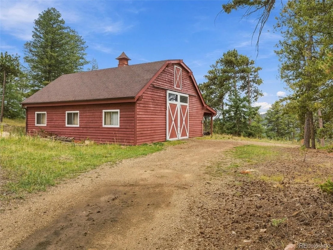 Photo of 35000 Fox Ridge Rd