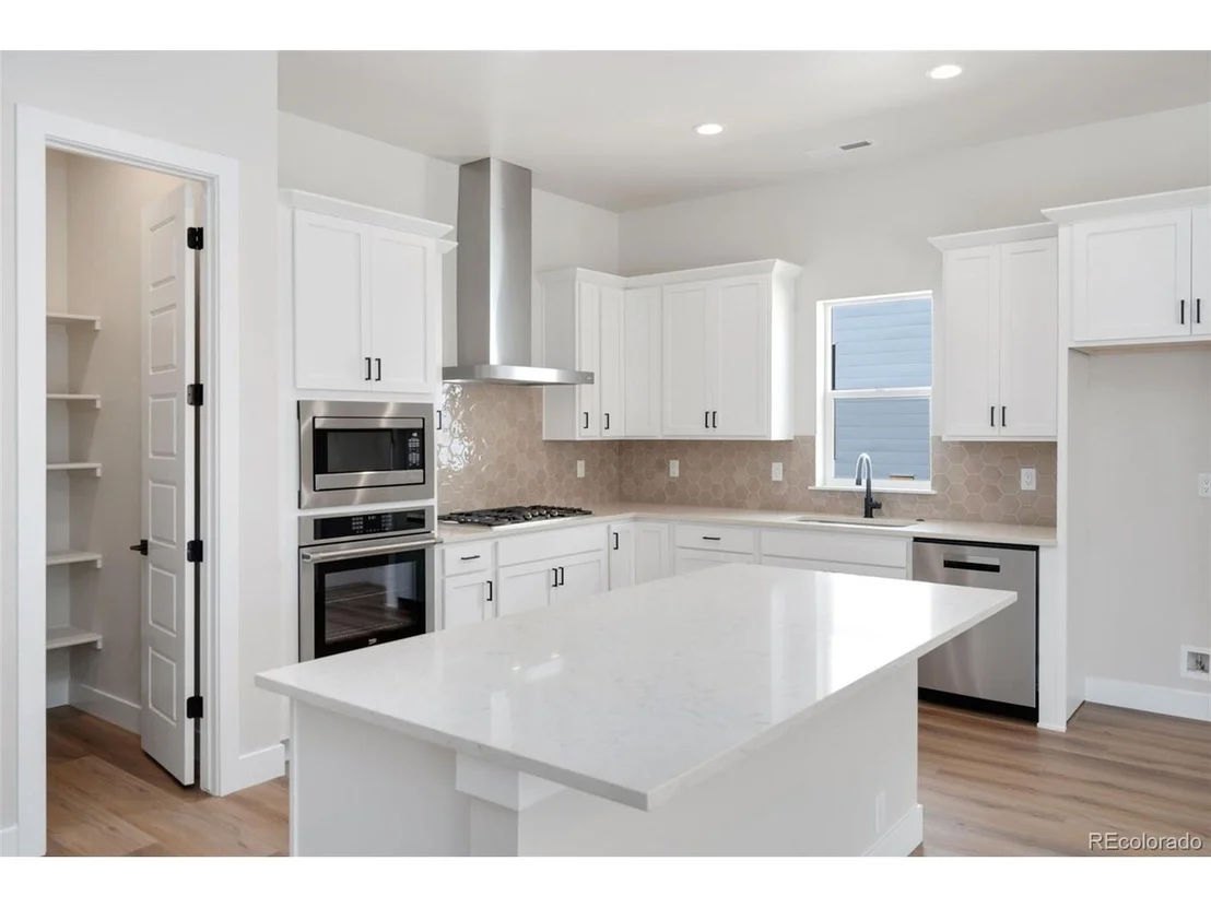Photo of 1739 Barefoot Dr