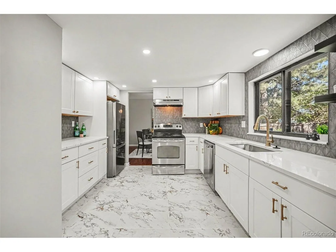 Photo of 9108 W 75th Pl