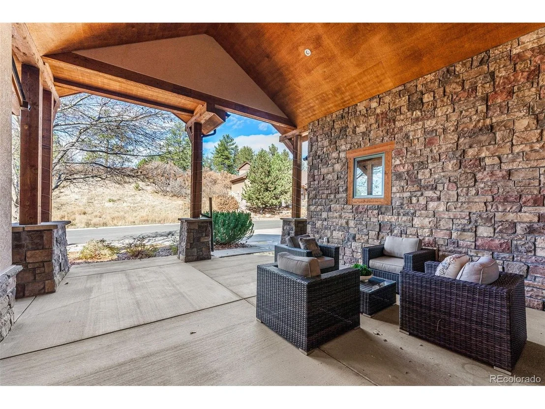 Photo of 2392 Saddleback Dr