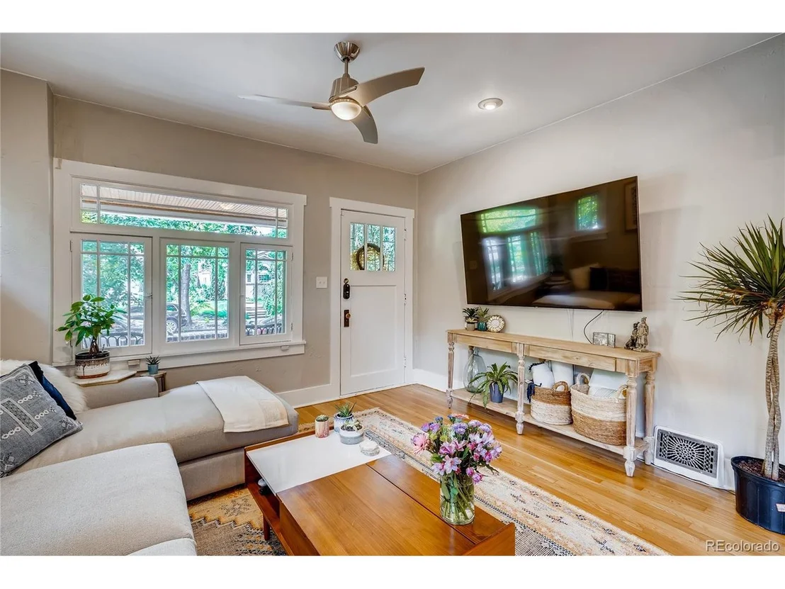 Photo of 1024 Cook St