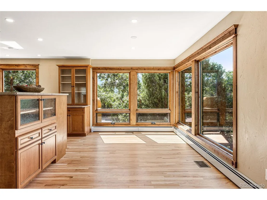 Photo of 5970 Crestbrook Dr