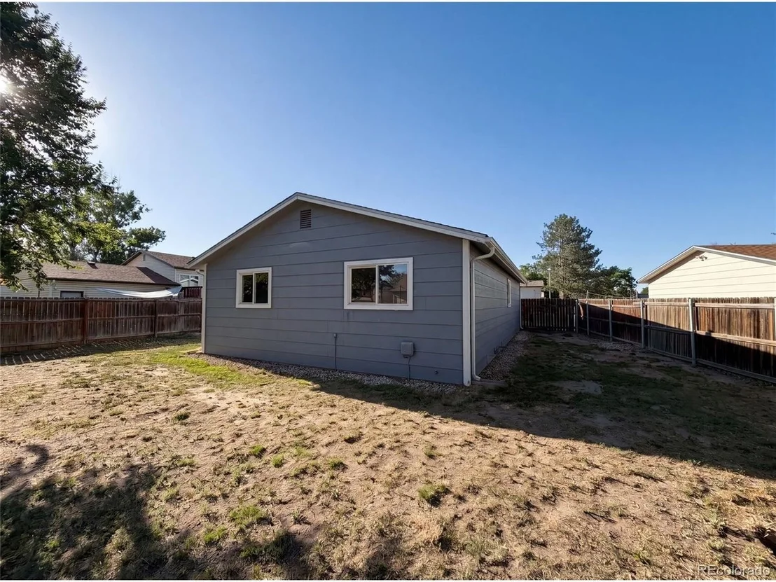 Photo of 2162 Wedgewood Dr