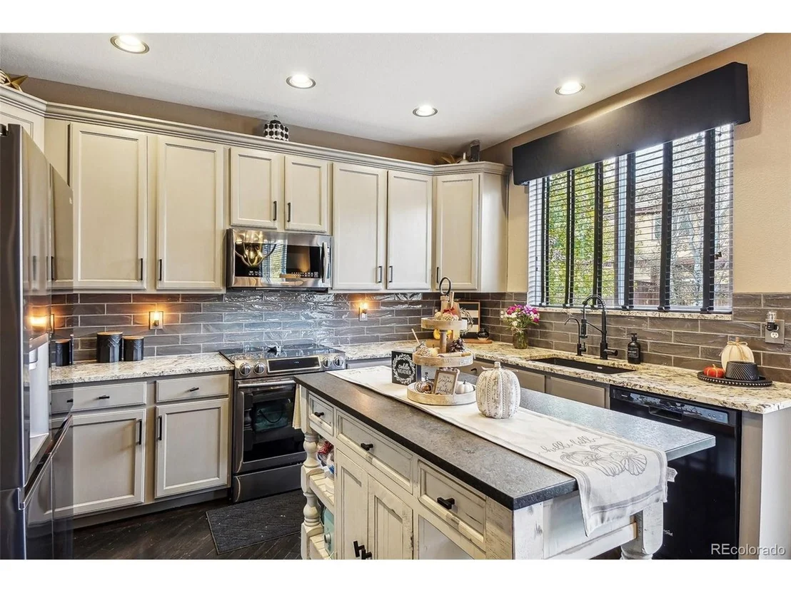 Photo of 10035 Crystal Cir