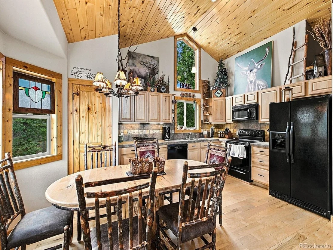 Photo of 150 Haida Rd