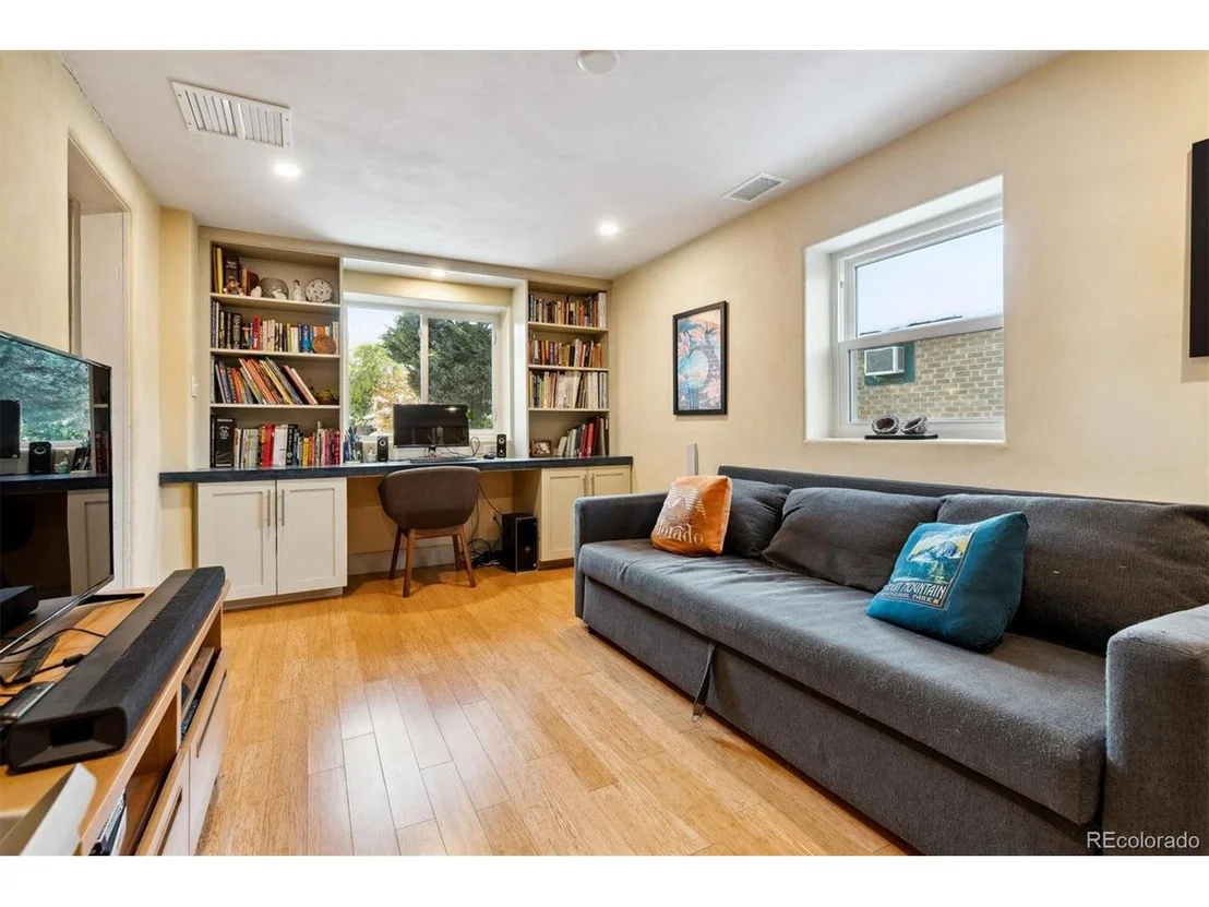 Photo of 3044 Eudora St
