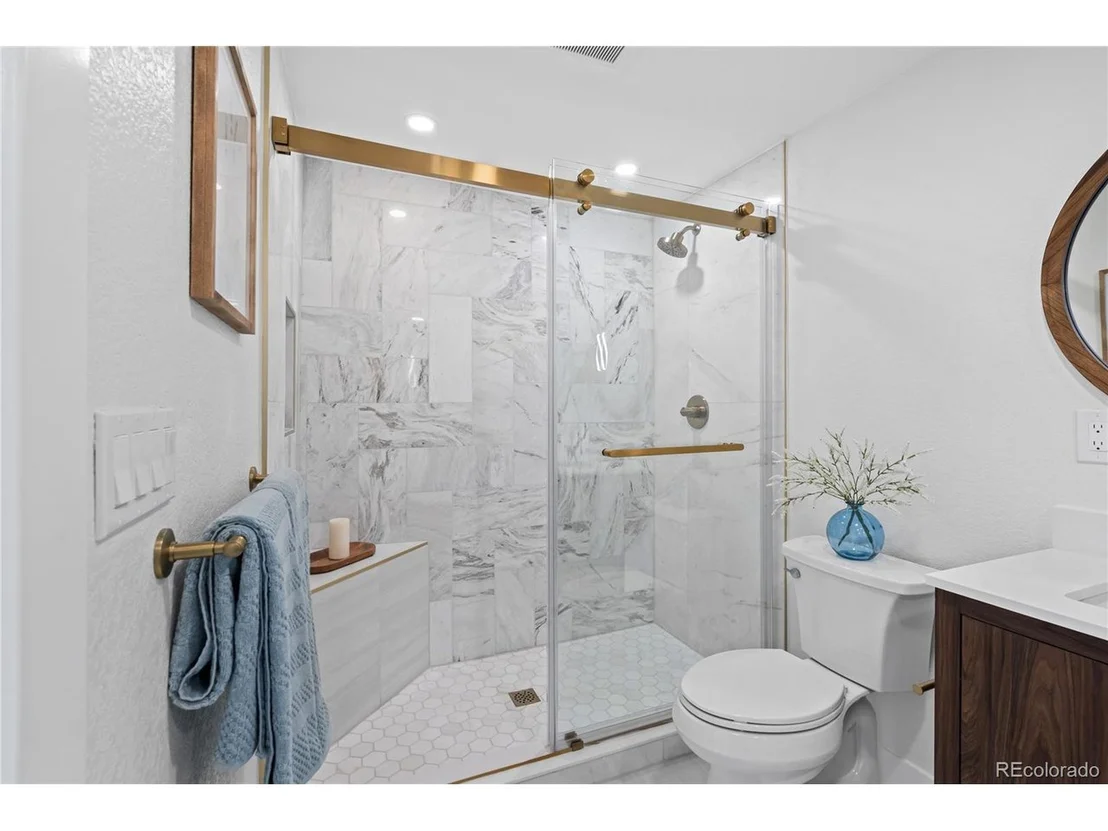 Photo of 6766 Zenobia Loop