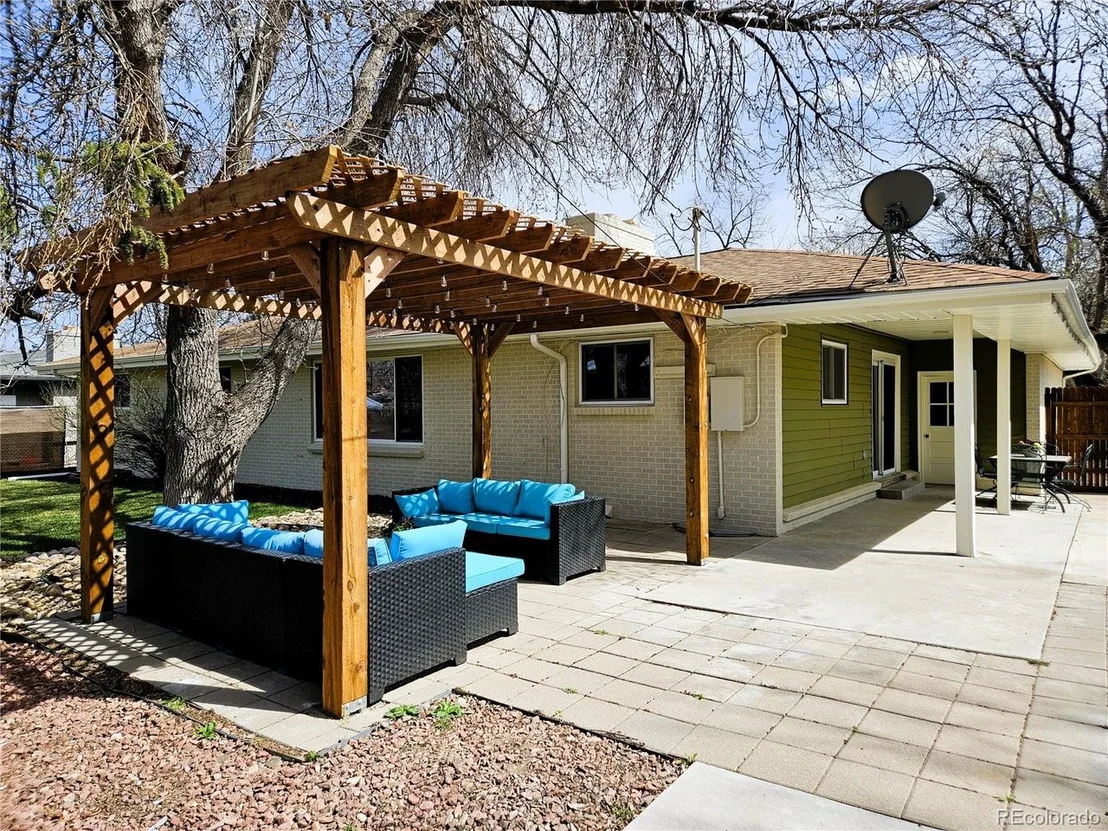 Photo of 3281 Vivian Dr