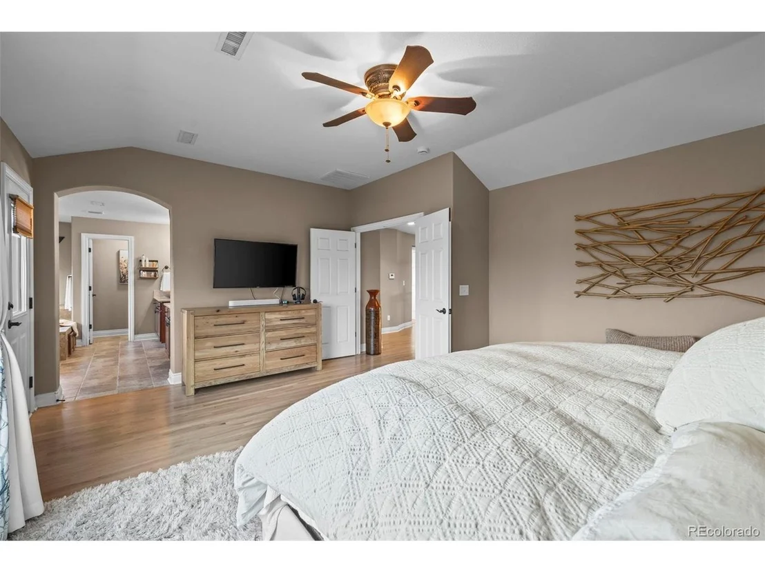 Photo of 5565 Southwind Cir