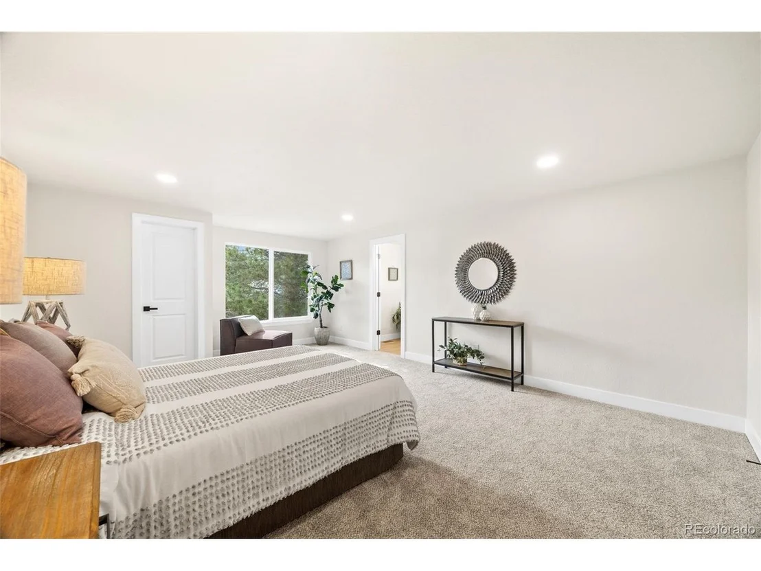 Photo of 8162 Field Cir