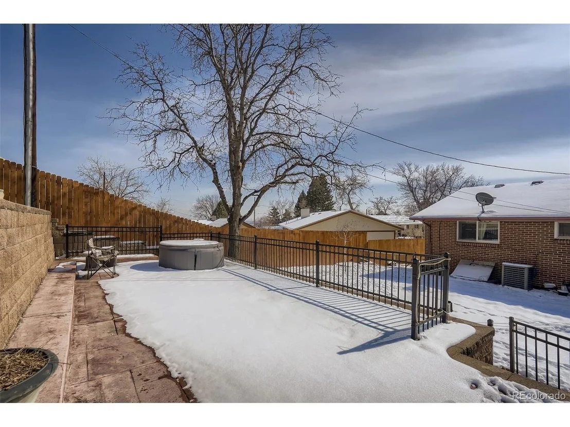 Photo of 6913 W 71st Pl
