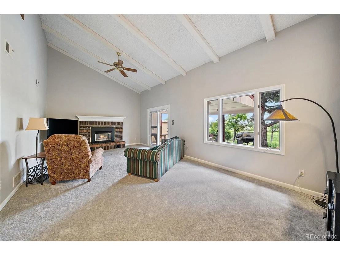 Photo of 7370 Jay St