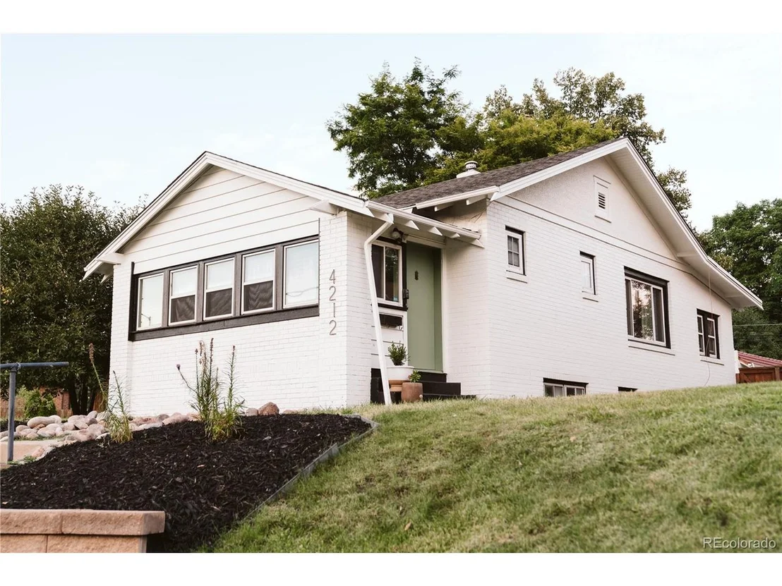 Photo of 4212 Lowell Blvd