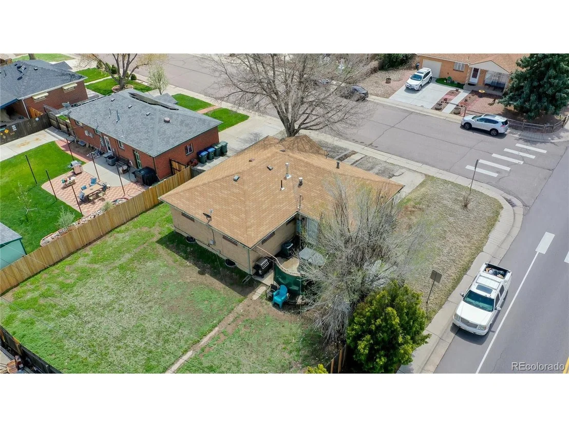 Photo of 423 Leonard Ln
