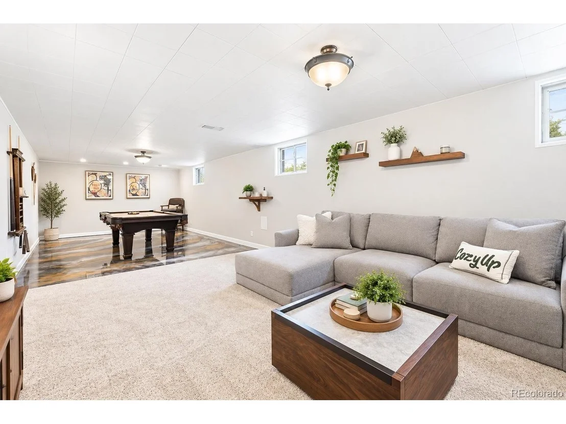 Photo of 6374 Iris Ct