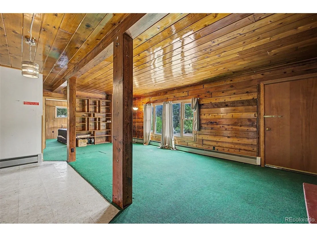 Photo of 176 Artesian Dr