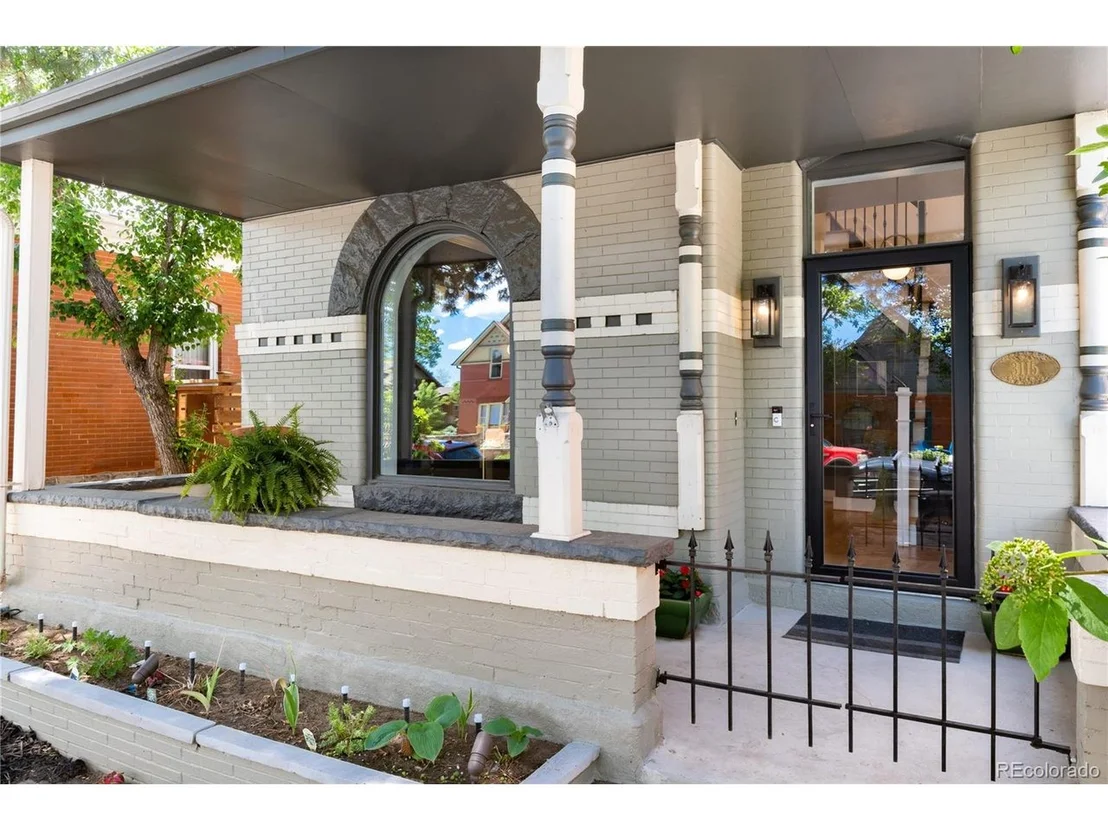 Photo of 3115 Lowell Blvd